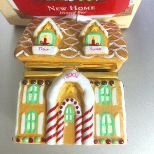HALLMARK Ceramic Gift Box Gingerbread Roof Opens